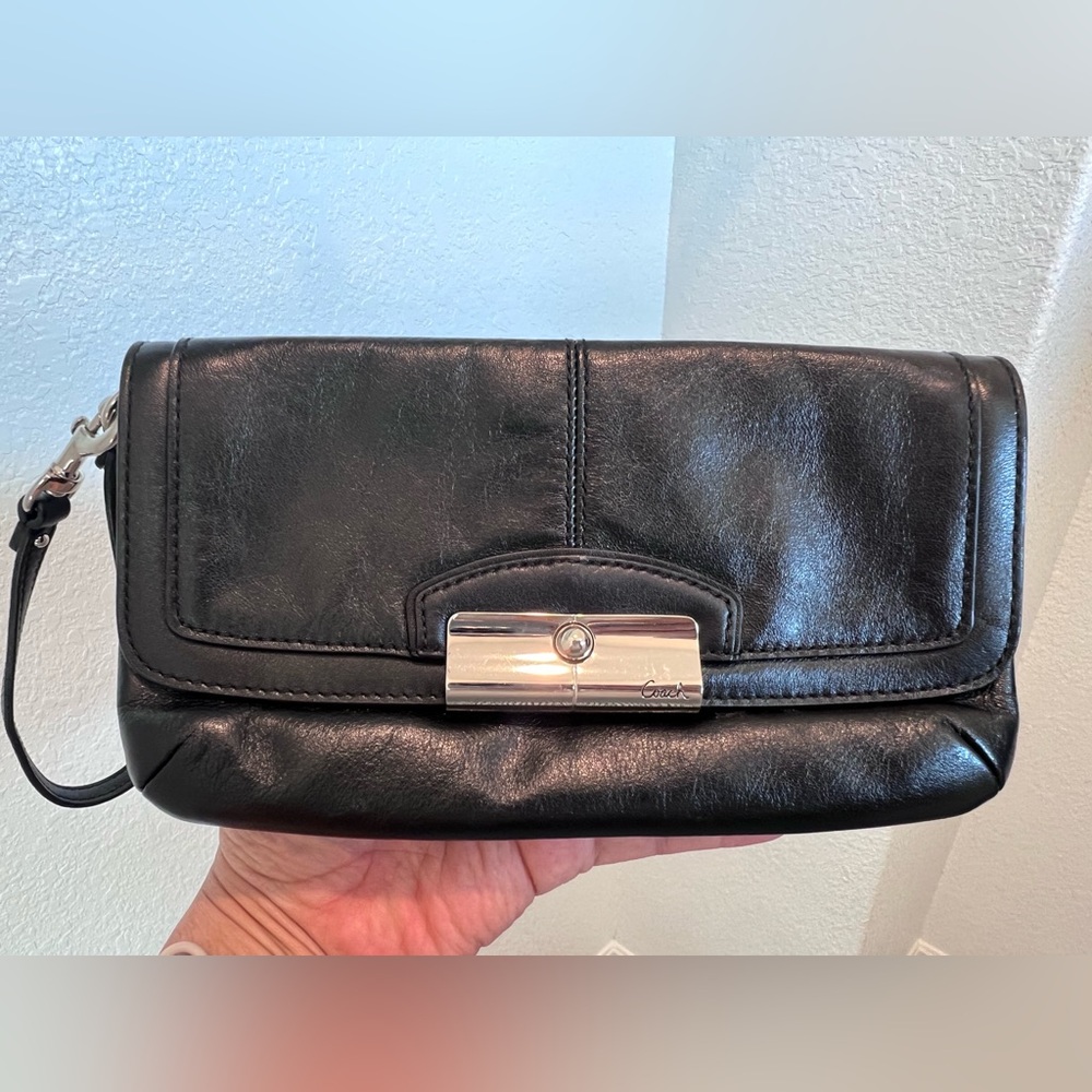 Vintage Coach Kristin ClutchWristlet Purse Turn Lock Black Cowhide Leather Strap